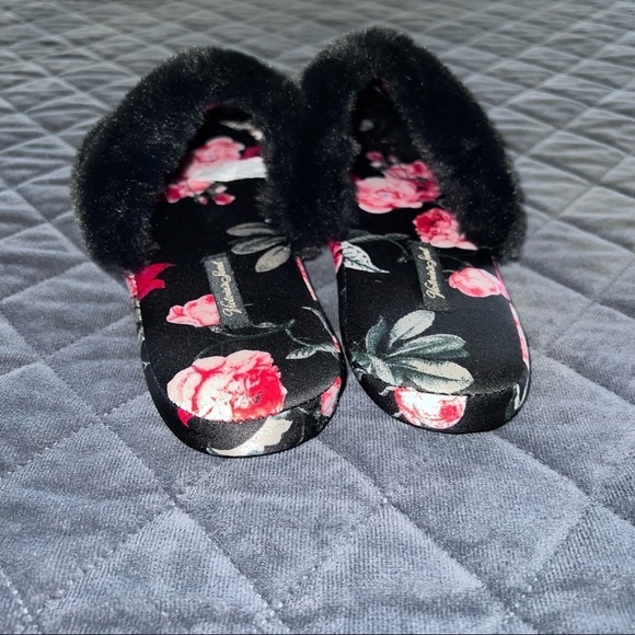 Victoria's Secret Slippers Size 5 6 Satin Floral Black Pink Furr Shoes - Picture 9 of 11